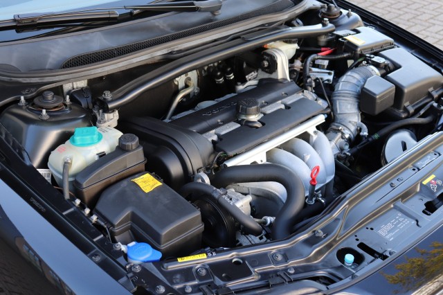 VOLVO S60 2.4 AUT DRIVERS EDITION/1E EIG/ORIG.NL/ORIG.KM'S, Carmix, OSS