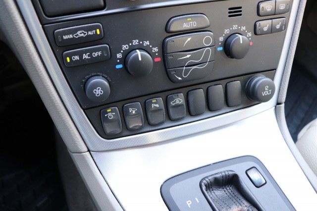 VOLVO S60 2.4 AUT DRIVERS EDITION/1E EIG/ORIG.NL/ORIG.KM'S, Carmix, OSS