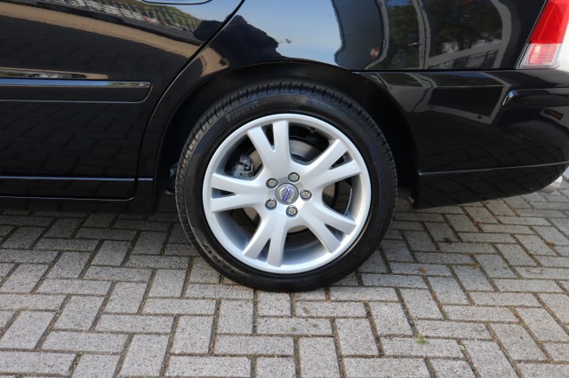 VOLVO S60 2.4 AUT DRIVERS EDITION/1E EIG/ORIG.NL/ORIG.KM'S, Carmix, OSS