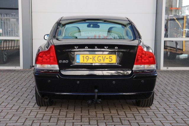 VOLVO S60 2.4 AUT DRIVERS EDITION/1E EIG/ORIG.NL/ORIG.KM'S, Carmix, OSS
