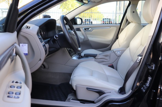 VOLVO S60 2.4 AUT DRIVERS EDITION/1E EIG/ORIG.NL/ORIG.KM'S, Carmix, OSS