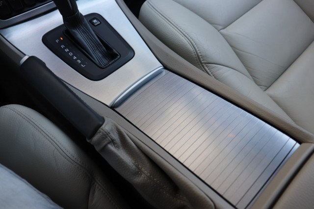 VOLVO S60 2.4 AUT DRIVERS EDITION/1E EIG/ORIG.NL/ORIG.KM'S, Carmix, OSS