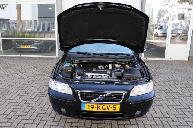 VOLVO S60 2.4 AUT DRIVERS EDITION/1E EIG/ORIG.NL/ORIG.KM'S, Carmix, OSS