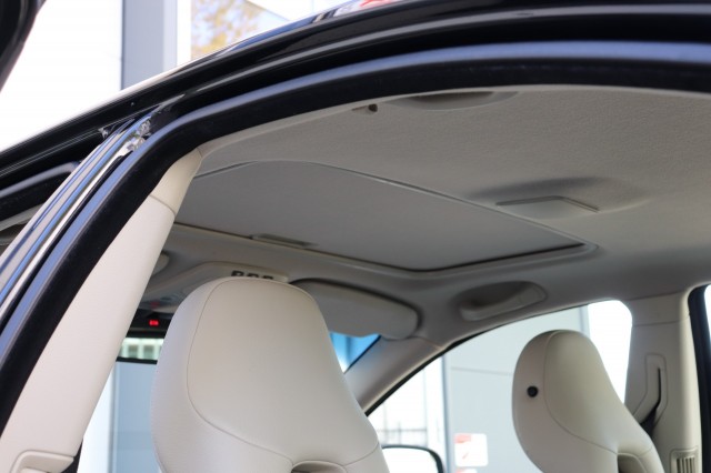 VOLVO S60 2.4 AUT DRIVERS EDITION/1E EIG/ORIG.NL/ORIG.KM'S, Carmix, OSS