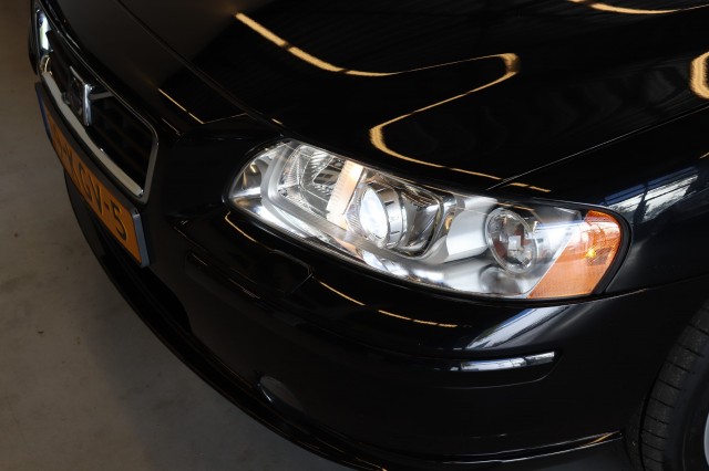 VOLVO S60 2.4 AUT DRIVERS EDITION/1E EIG/ORIG.NL/ORIG.KM'S, Carmix, OSS