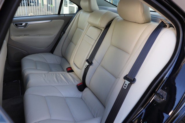 VOLVO S60 2.4 AUT DRIVERS EDITION/1E EIG/ORIG.NL/ORIG.KM'S, Carmix, OSS