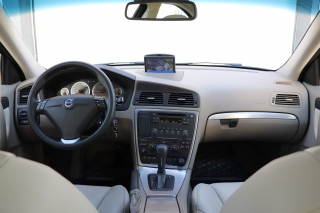 VOLVO S60 2.4 AUT DRIVERS EDITION/1E EIG/ORIG.NL/ORIG.KM'S, Carmix, OSS