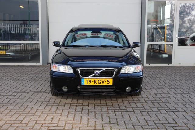 VOLVO S60 2.4 AUT DRIVERS EDITION/1E EIG/ORIG.NL/ORIG.KM'S, Carmix, OSS