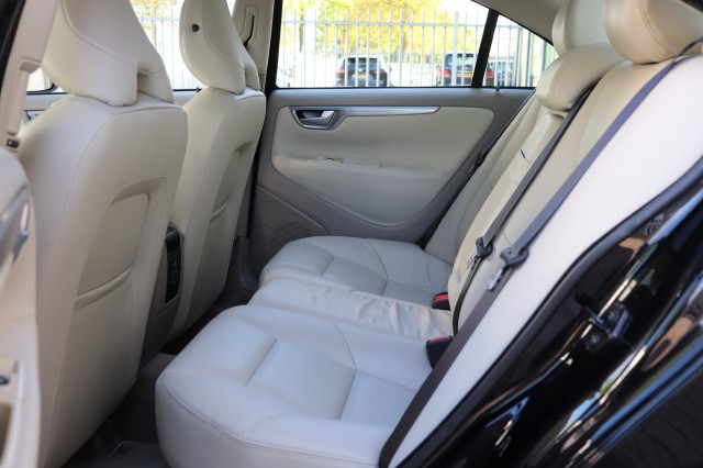 VOLVO S60 2.4 AUT DRIVERS EDITION/1E EIG/ORIG.NL/ORIG.KM'S, Carmix, OSS