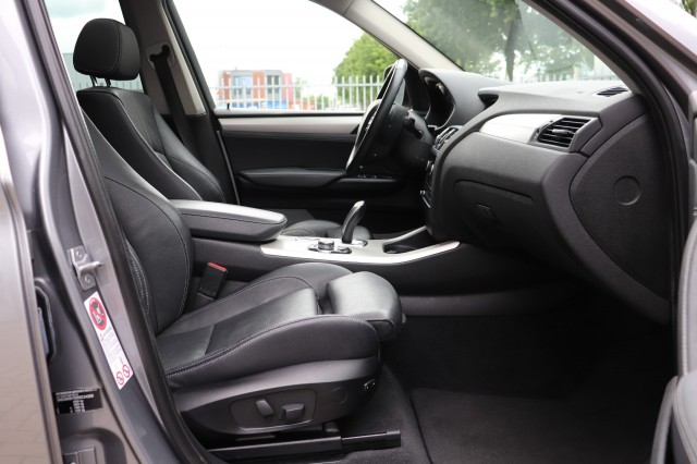 BMW X3 XDRIVE28I (245pk) HIGH EXEC./PAN.DAK/SPORTSTOELEN/LEER/19, Carmix, OSS