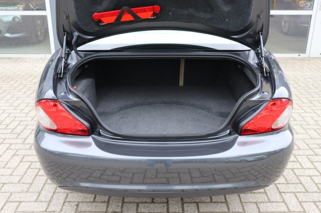 JAGUAR X-TYPE 2.2 D EXECUTIVE AUT/LEER/DAK/GEDOCUMENTEERD/92DKM!, Carmix, OSS