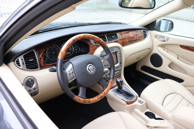 JAGUAR X-TYPE 2.2 D EXECUTIVE AUT/LEER/DAK/GEDOCUMENTEERD/92DKM!, Carmix, OSS