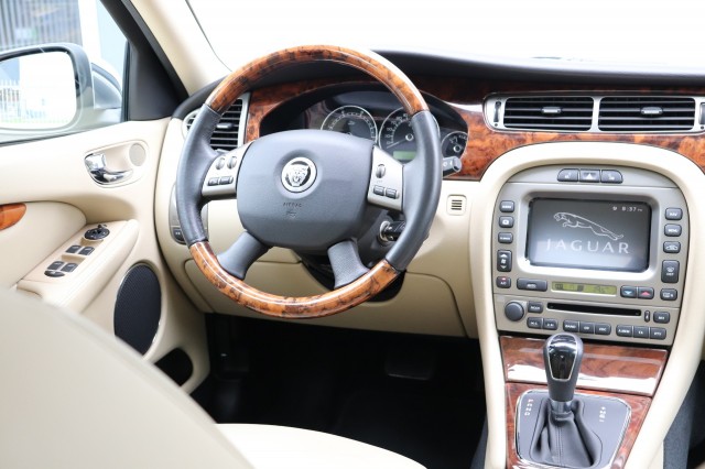 JAGUAR X-TYPE 2.2 D EXECUTIVE AUT/LEER/DAK/GEDOCUMENTEERD/92DKM!, Carmix, OSS