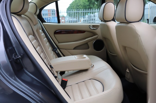 JAGUAR X-TYPE 2.2 D EXECUTIVE AUT/LEER/DAK/GEDOCUMENTEERD/92DKM!, Carmix, OSS