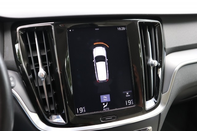 VOLVO V60 2.0 T4 AUT/LEER/SPORTSTOELEN/AppleCarPlay/Orig.NL/DEALERONDERH./, Carmix, OSS
