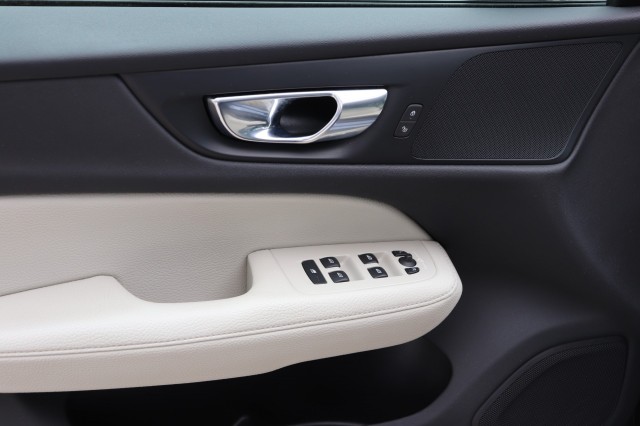 VOLVO V60 2.0 T4 AUT/LEER/SPORTSTOELEN/AppleCarPlay/Orig.NL/DEALERONDERH./, Carmix, OSS