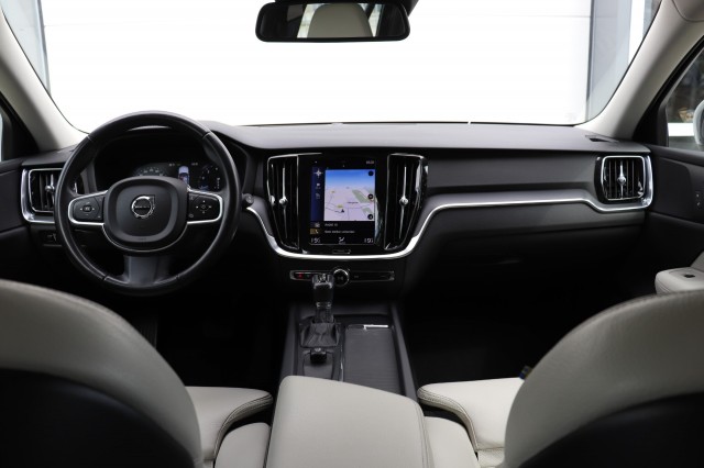 VOLVO V60 2.0 T4 AUT/LEER/SPORTSTOELEN/AppleCarPlay/Orig.NL/DEALERONDERH./, Carmix, OSS
