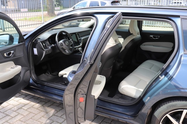 VOLVO V60 2.0 T4 AUT/LEER/SPORTSTOELEN/AppleCarPlay/Orig.NL/DEALERONDERH./, Carmix, OSS