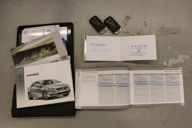 VOLVO S60 1.6 T3 AUTOMAAT/ORIG.NL/DEALERONDERH., Carmix, OSS