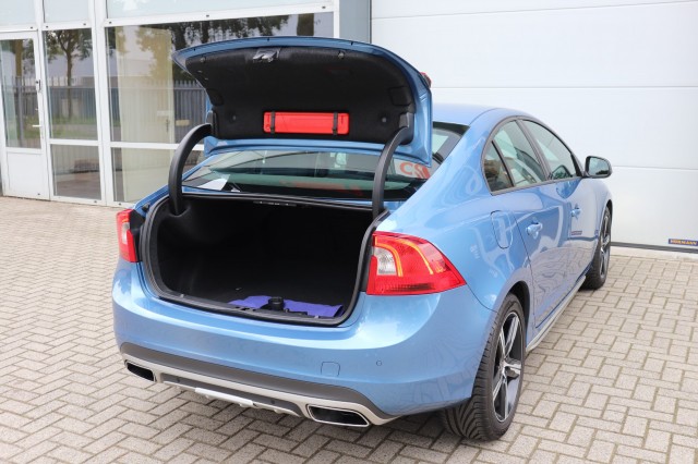 VOLVO S60 1.6 T3 AUTOMAAT/ORIG.NL/DEALERONDERH., Carmix, OSS
