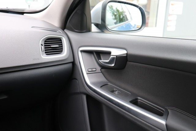 VOLVO S60 1.6 T3 AUTOMAAT/ORIG.NL/DEALERONDERH., Carmix, OSS