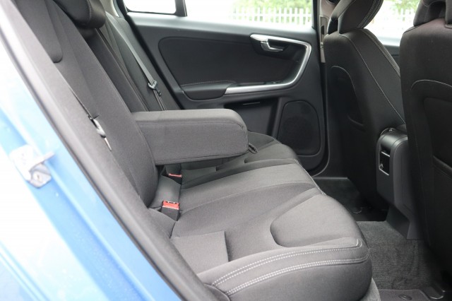 VOLVO S60 1.6 T3 AUTOMAAT/ORIG.NL/DEALERONDERH., Carmix, OSS