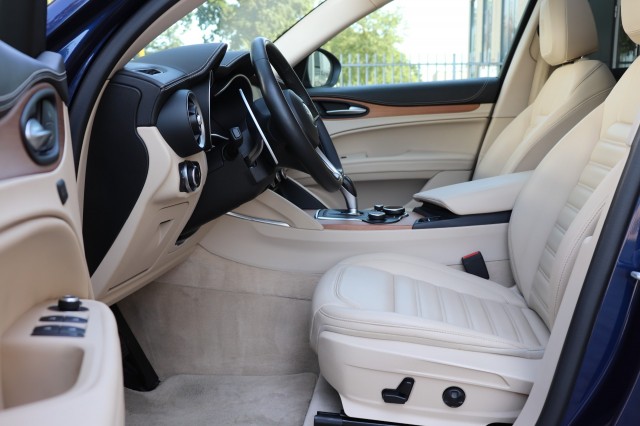 ALFA ROMEO STELVIO 2.0 T AWD Q4 SUPER/PAN.DAK/CARPLAY/MEMORYSTOEL/1E EIG. , Carmix, OSS