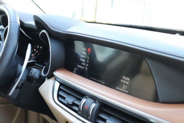 ALFA ROMEO STELVIO 2.0 T AWD Q4 SUPER/PAN.DAK/CARPLAY/MEMORYSTOEL/1E EIG. , Carmix, OSS