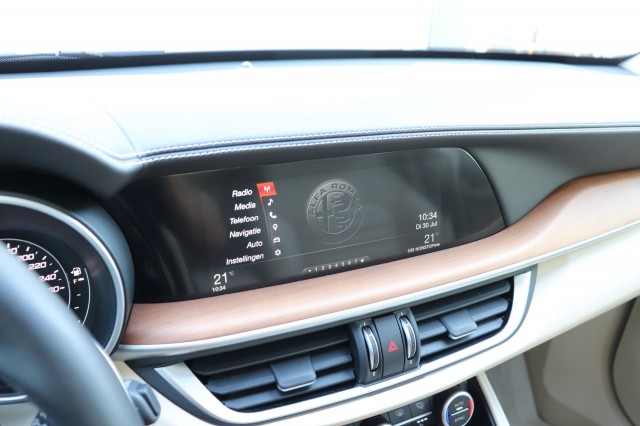 ALFA ROMEO STELVIO 2.0 T AWD Q4 SUPER/PAN.DAK/CARPLAY/MEMORYSTOEL/1E EIG. , Carmix, OSS