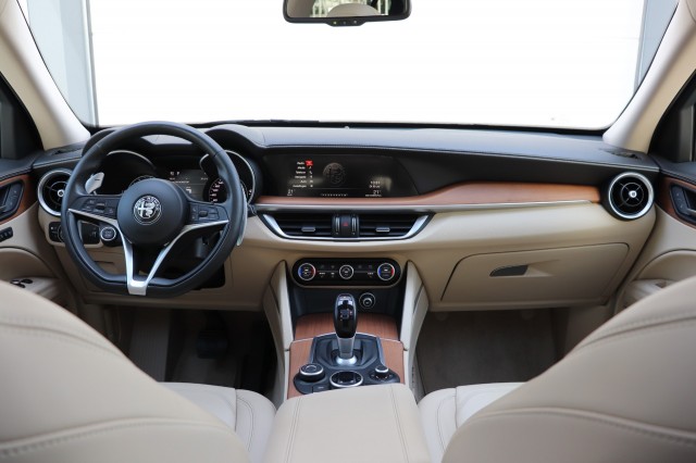 ALFA ROMEO STELVIO 2.0 T AWD Q4 SUPER/PAN.DAK/CARPLAY/MEMORYSTOEL/1E EIG. , Carmix, OSS