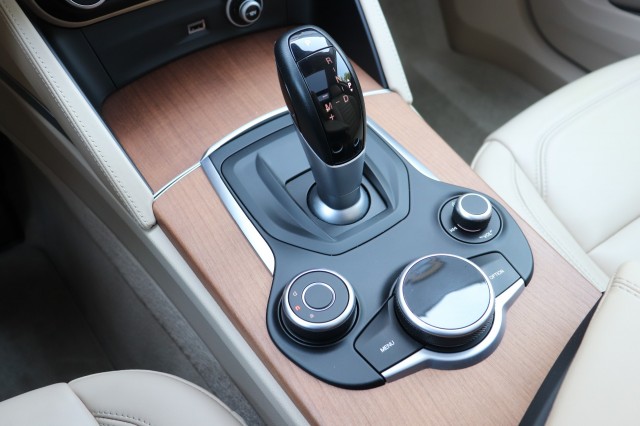 ALFA ROMEO STELVIO 2.0 T AWD Q4 SUPER/PAN.DAK/CARPLAY/MEMORYSTOEL/1E EIG. , Carmix, OSS