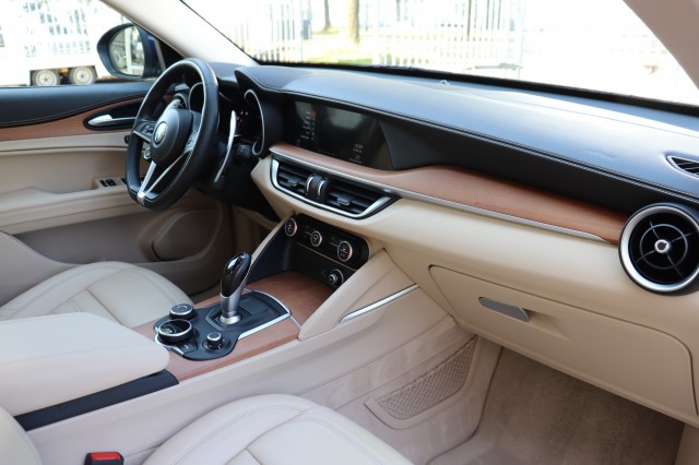 ALFA ROMEO STELVIO 2.0 T AWD Q4 SUPER/PAN.DAK/CARPLAY/MEMORYSTOEL/1E EIG. , Carmix, OSS