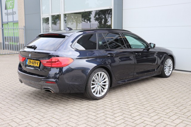 BMW 5-SERIE 540D XD HIGH EX. ED. 320PK AUT/M-Sport/Pan.Dak/1e eig/orig.NL, Carmix, OSS