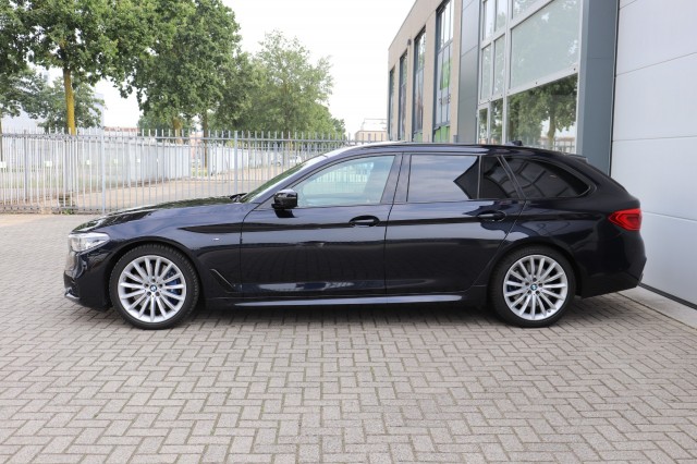 BMW 5-SERIE 540D XD HIGH EX. ED. 320PK AUT/M-Sport/Pan.Dak/1e eig/orig.NL, Carmix, OSS