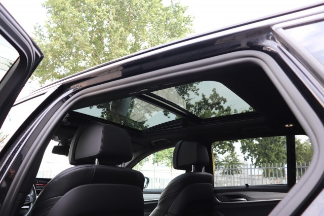 BMW 5-SERIE 540D XD HIGH EX. ED. 320PK AUT/M-Sport/Pan.Dak/1e eig/orig.NL, Carmix, OSS