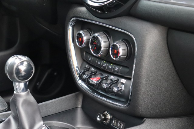 MINI MINI 2.0 COOPER S (192PK) BNS +/PAN.DAK/LEER/ALCANTARA/NAVI/LED/CLIMA, Carmix, OSS