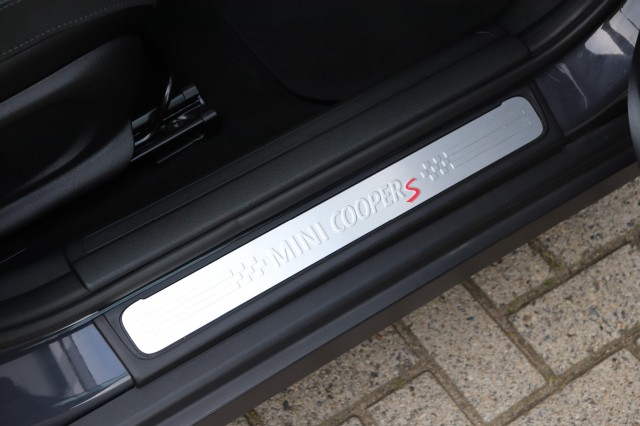 MINI MINI 2.0 COOPER S (192PK) BNS +/PAN.DAK/LEER/ALCANTARA/NAVI/LED/CLIMA, Carmix, OSS