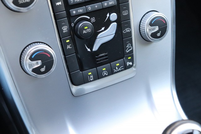 VOLVO XC70 2.4 D4 (5CIL) AWD 181PK Geartr. POLAR+, Carmix, OSS