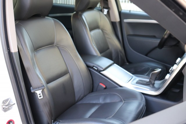 VOLVO XC70 2.4 D4 (5CIL) AWD 181PK Geartr. POLAR+, Carmix, OSS