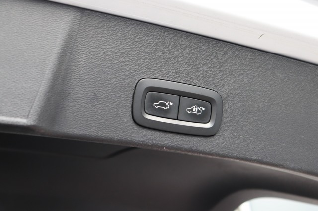 VOLVO XC40 2.0 T5 AWD R-D I.ED., Carmix, OSS