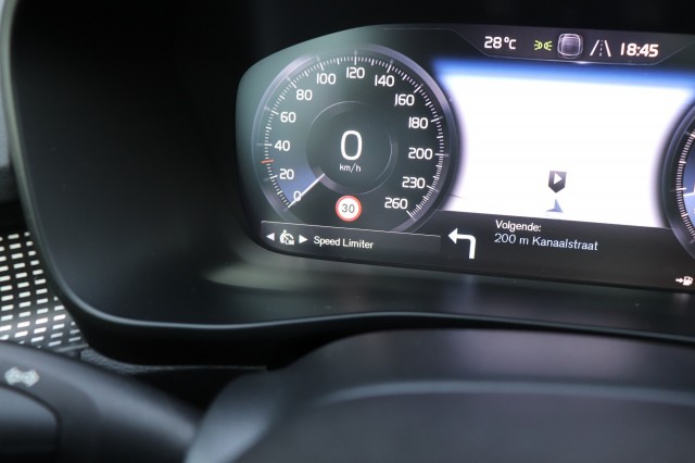 VOLVO XC40 2.0 T5 AWD R-D I.ED., Carmix, OSS