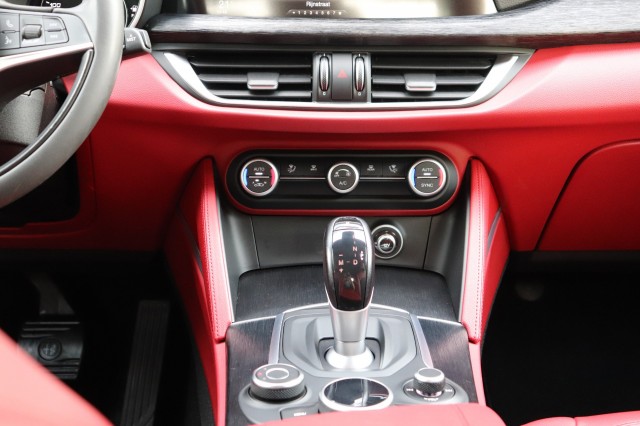 ALFA ROMEO STELVIO 2.2D SUPER AUT/CARPLAY/AD.CRUISE/NAVI/CAMERA/CLIMA/79DKM!/18, Carmix, OSS