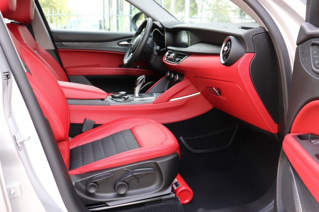 ALFA ROMEO STELVIO 2.2D SUPER AUT/CARPLAY/AD.CRUISE/NAVI/CAMERA/CLIMA/79DKM!/18, Carmix, OSS