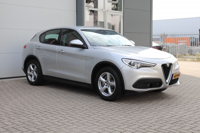 ALFA ROMEO STELVIO 2.2D SUPER AUT/CARPLAY/AD.CRUISE/NAVI/CAMERA/CLIMA/79DKM!/18, Carmix, OSS