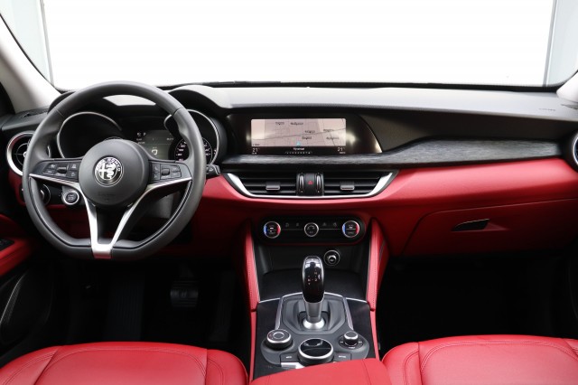 ALFA ROMEO STELVIO 2.2D SUPER AUT/CARPLAY/AD.CRUISE/NAVI/CAMERA/CLIMA/79DKM!/18, Carmix, OSS