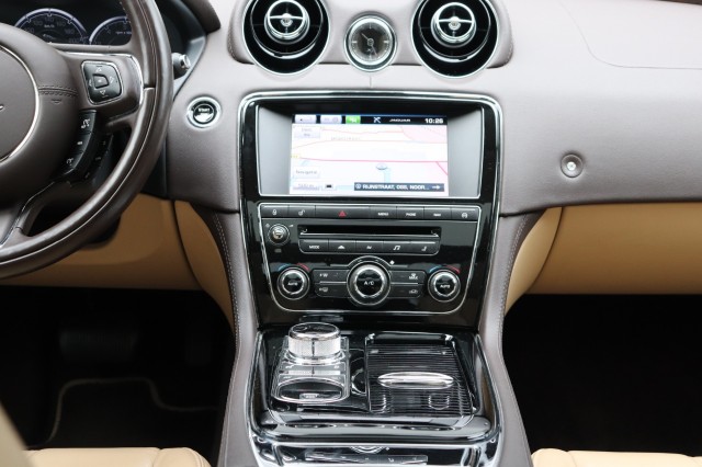 JAGUAR XJ 3.0 V6 SC (340PK) PORTFOLIO/ORIG.NL/PAN.DAK/85DKM!/19, Carmix, OSS