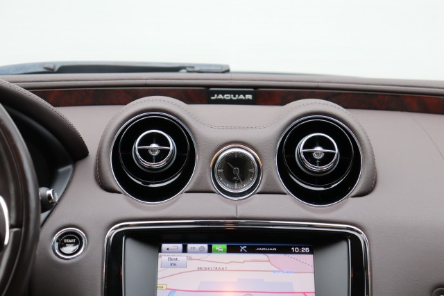 JAGUAR XJ 3.0 V6 SC (340PK) PORTFOLIO/ORIG.NL/PAN.DAK/85DKM!/19, Carmix, OSS