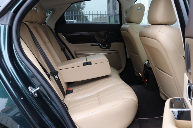 JAGUAR XJ 3.0 V6 SC (340PK) PORTFOLIO/ORIG.NL/PAN.DAK/85DKM!/19, Carmix, OSS