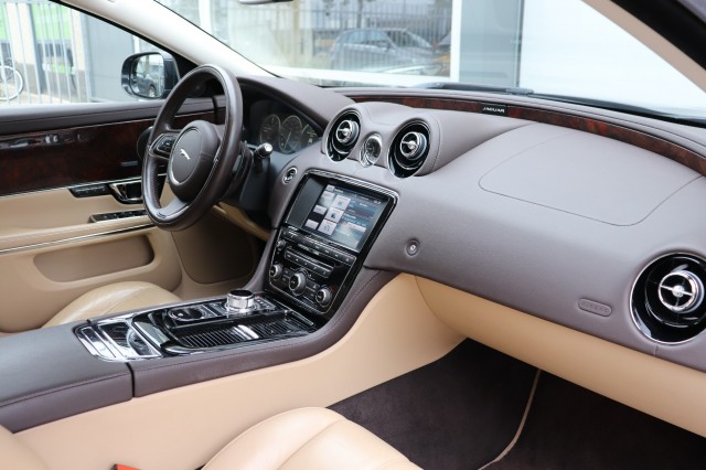JAGUAR XJ 3.0 V6 SC (340PK) PORTFOLIO/ORIG.NL/PAN.DAK/85DKM!/19, Carmix, OSS