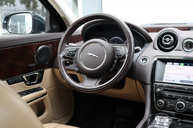 JAGUAR XJ 3.0 V6 SC (340PK) PORTFOLIO/ORIG.NL/PAN.DAK/85DKM!/19, Carmix, OSS
